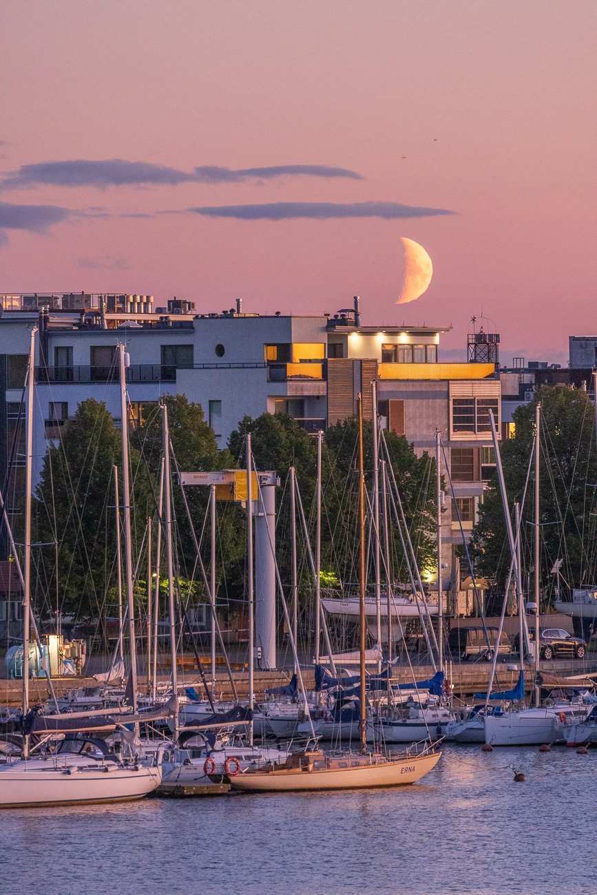 Der Mond &uuml;ber P&auml;rnu