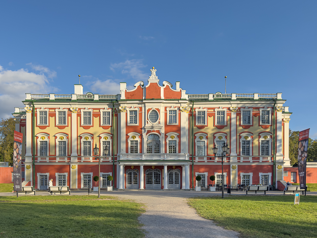 Das Schloss von der Parkseite aus gesehen