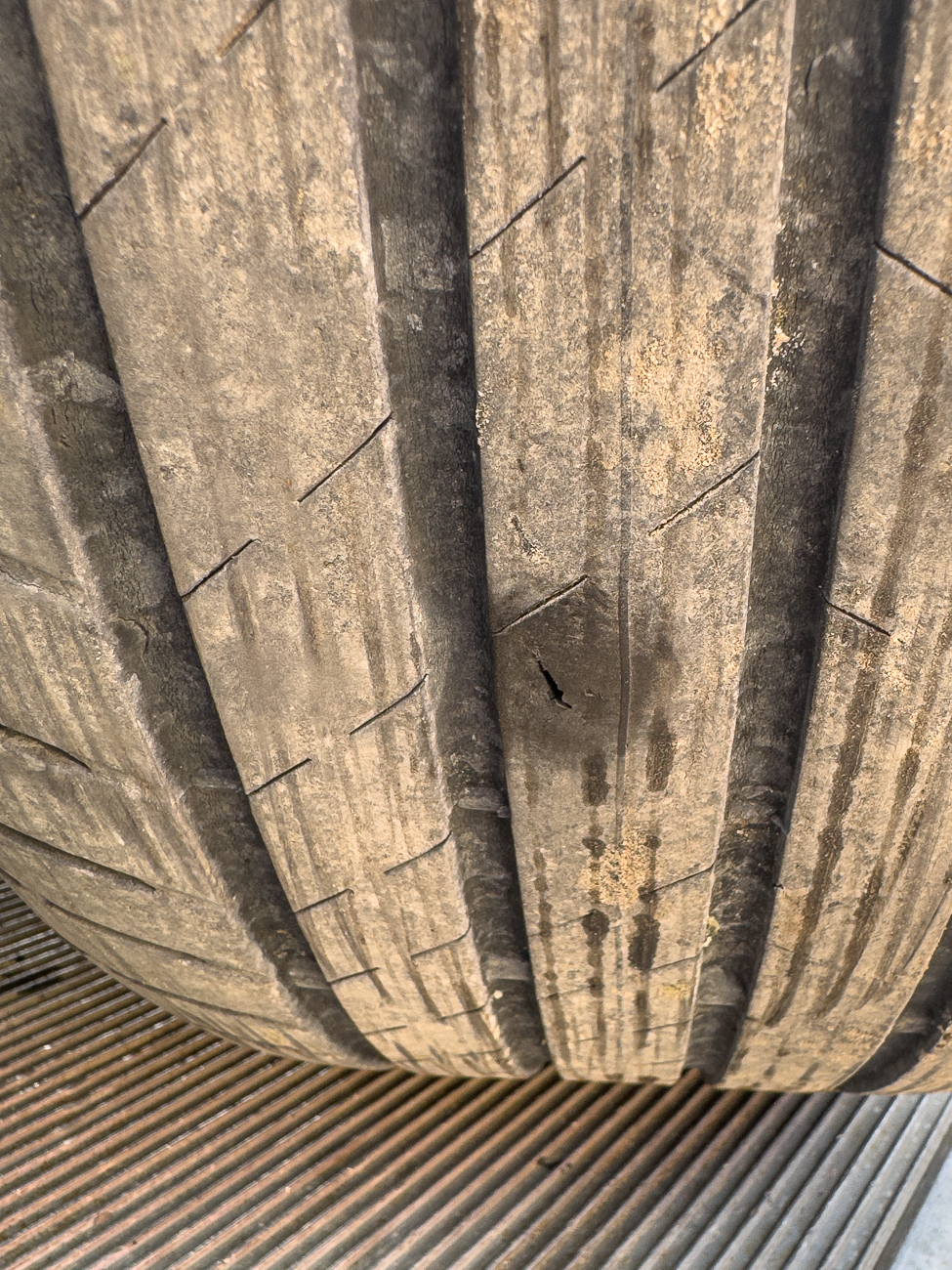 Das Loch im Reifen ...