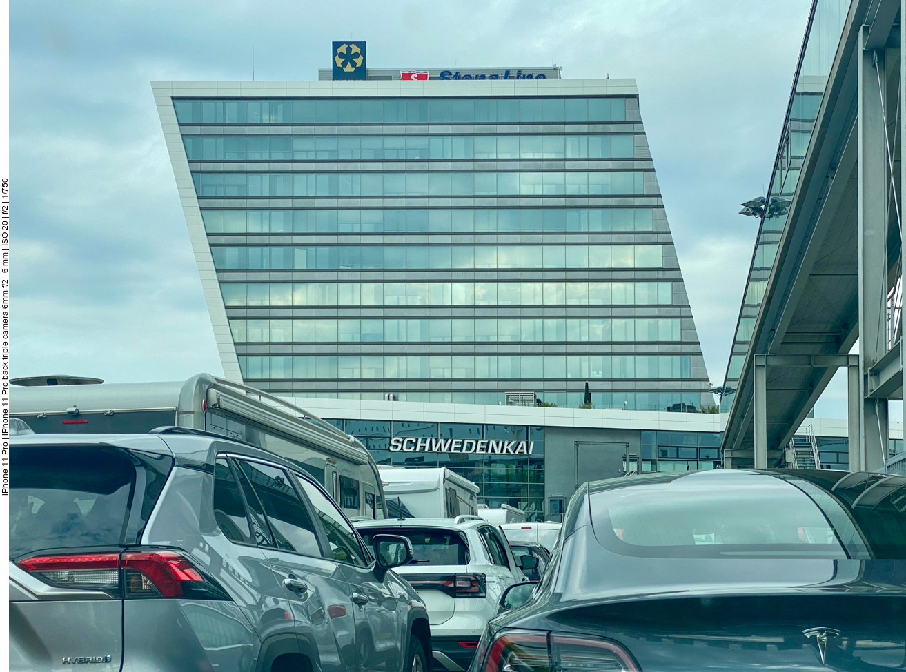 ... reihen wir uns in die Warteschlange ein