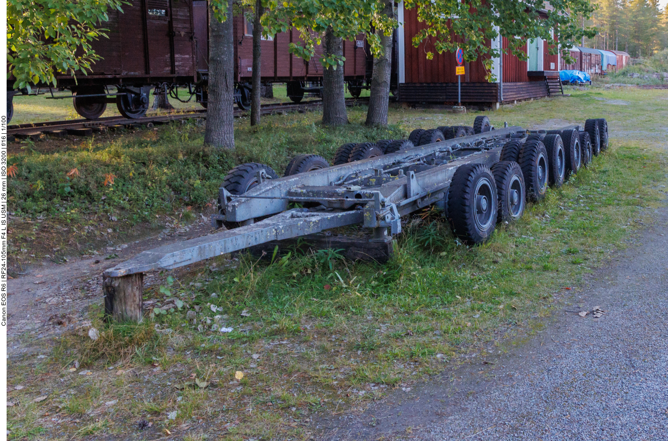 Straßenanhänger zum Waggontransport