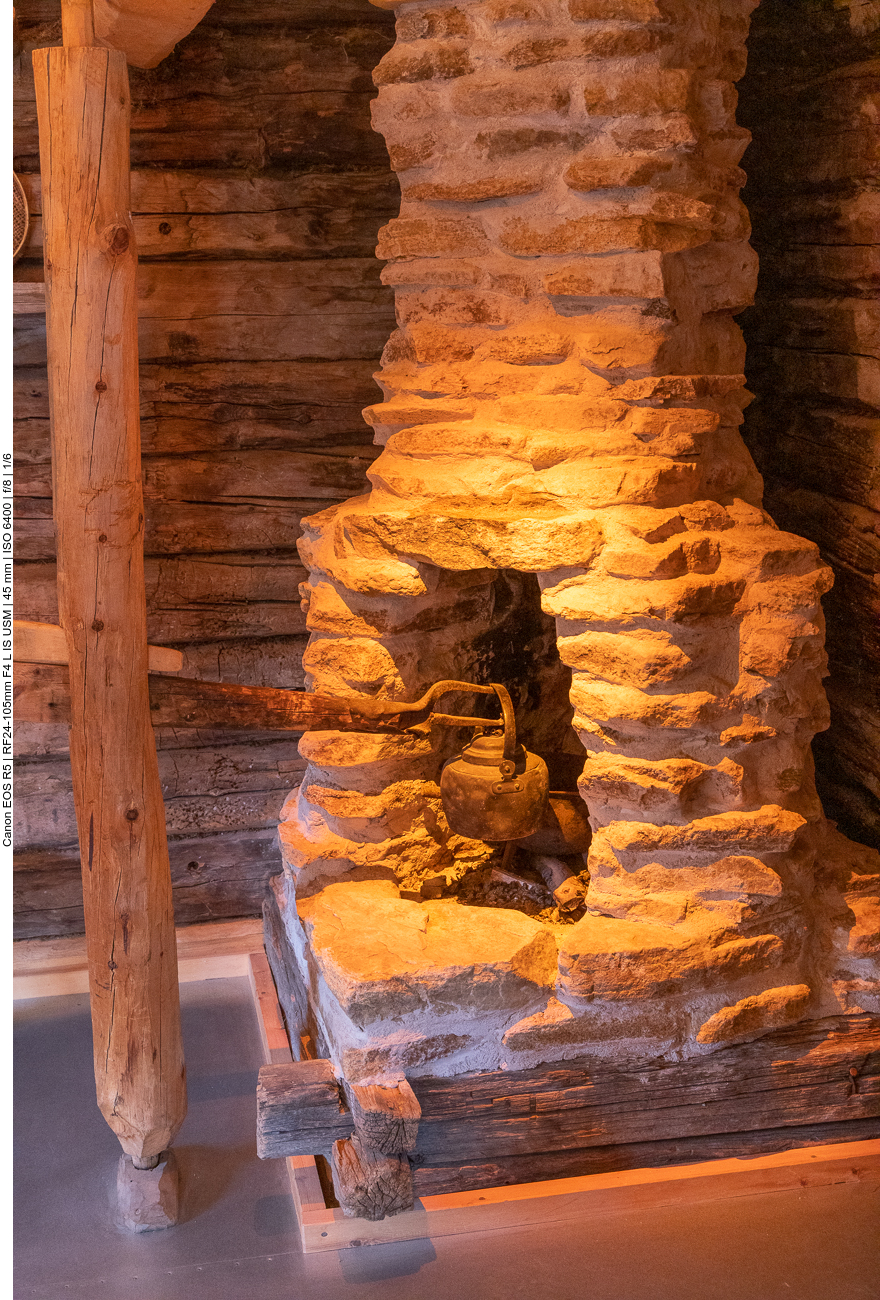 Kamin mit Kochgelegenheit