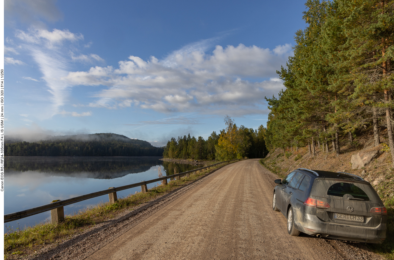 ... wir folgen weiter der Schotterstraße