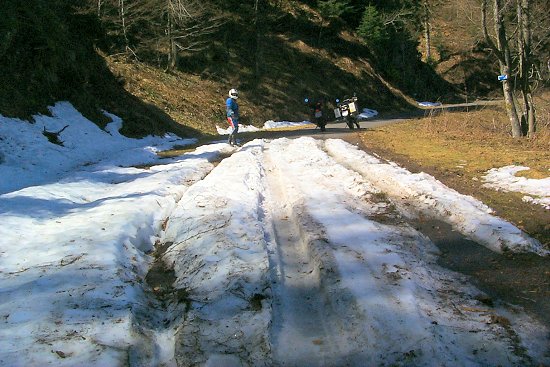 Manche Sträßchen sind fast noch unpassierbar