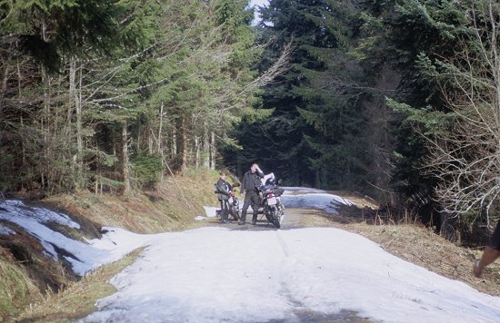 Einige Schneefelder müssen überwunden werden I