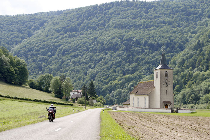 Und noch eine Dorfkirche im Doubs-Tal