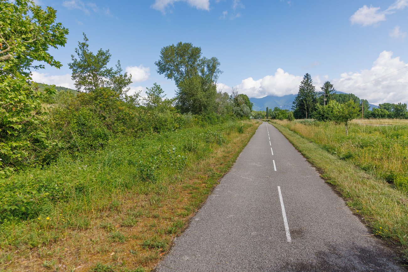 Zum Gro&szlig;teil fahren wir auf gut ausgebauten Radwegen ...