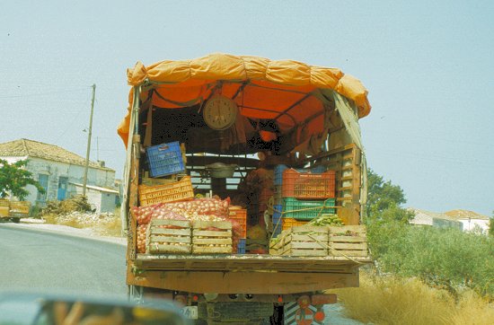 Fahrender Markt in einem Dorf