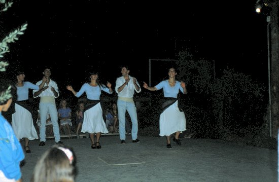 Volkstanz auf dem Campingplatz