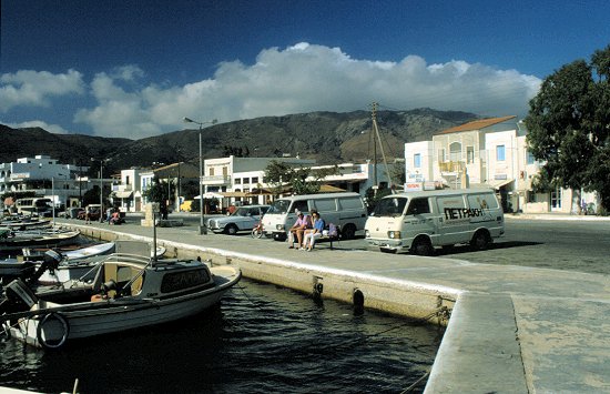 Der Hafen von Gavrio auf Andros