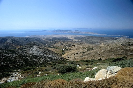 Dort drüben liegt die Insel Anti-Paros