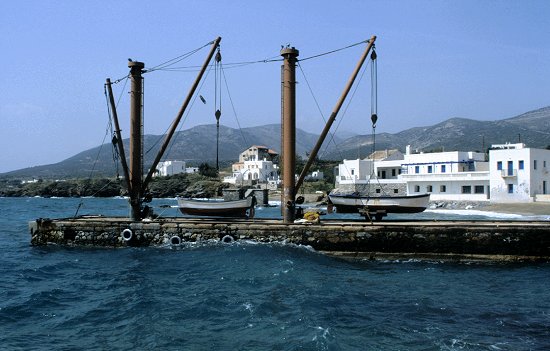 Stürmischer Hafen bei Moutsouna