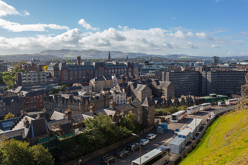 Blick vom Castle über Edinburgh
