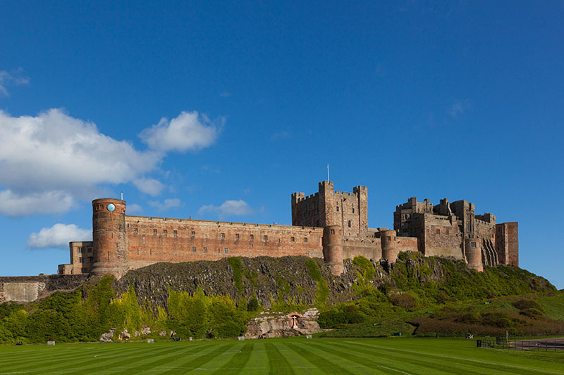 Großer Sportplatz vor dem Castle