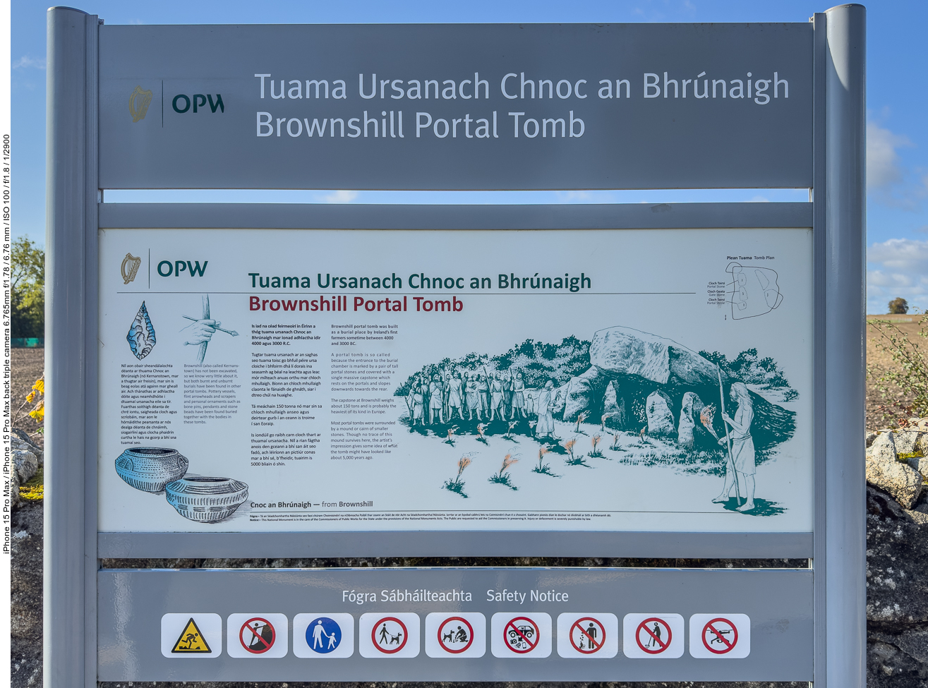 Bei Carlow machen wir eine kurze Wanderung zum Brownshill Portal Tomb (Dolmen)