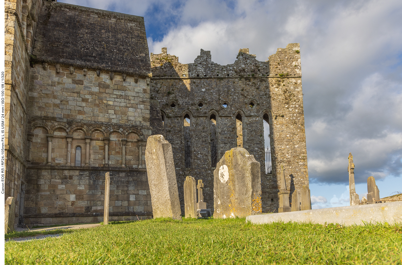 Teile der Abbey und des Friedhofs