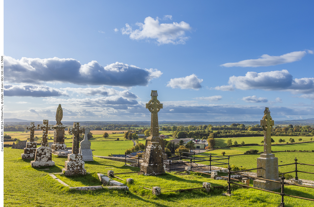 Blick vom Friedhof in die Umgebung