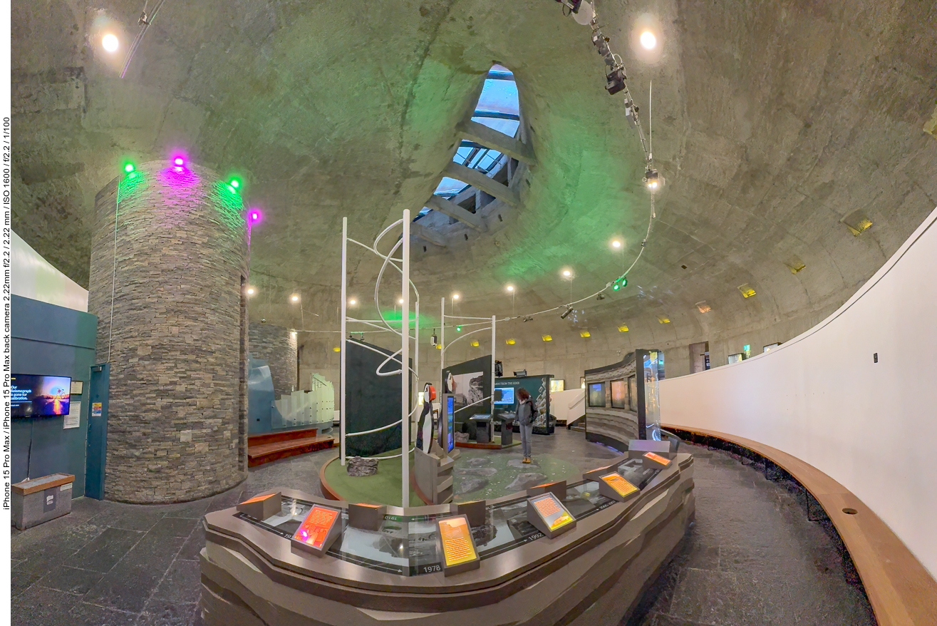 Im Inneren des Info Centers der Cliffs of Moher
