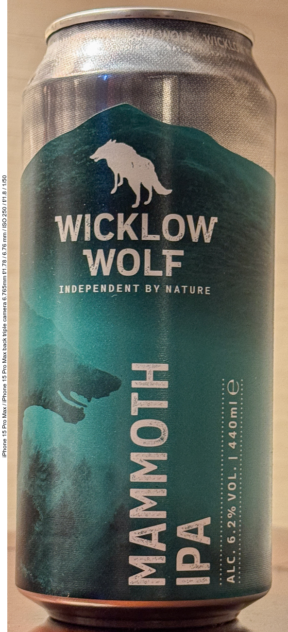 Draußen regnet es und wir trösten uns bei einer Dose Wicklow Wolf