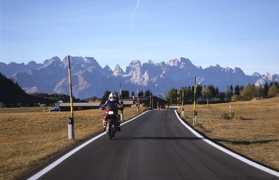 Im Hintergrund wieder die Brenta-Gruppe