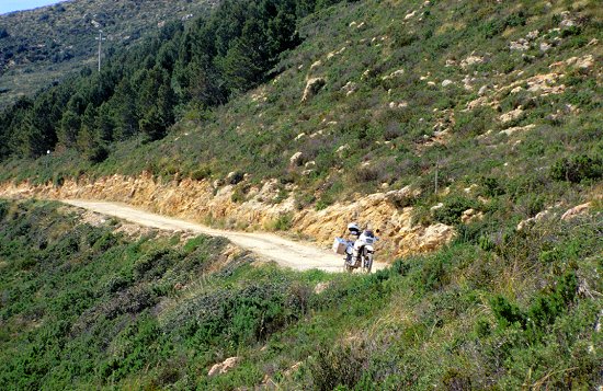 Um das südliche Drittel der Halbinsel führt eine Naturstraße