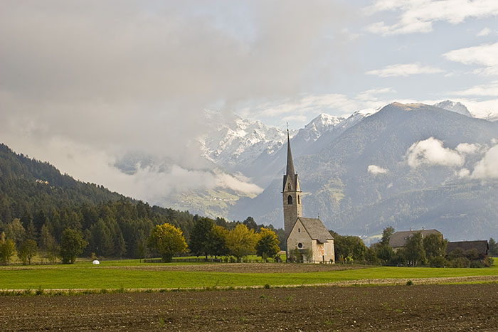 Kleine Kirche am Wegesrand