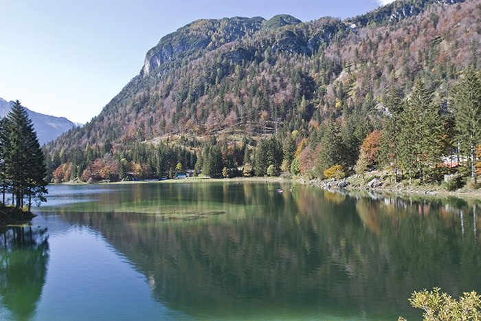 Schöner See an der Slowenisch-Italienischen Grenze