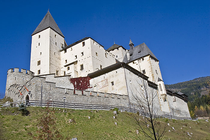 Tolle Burg am Wegesrand