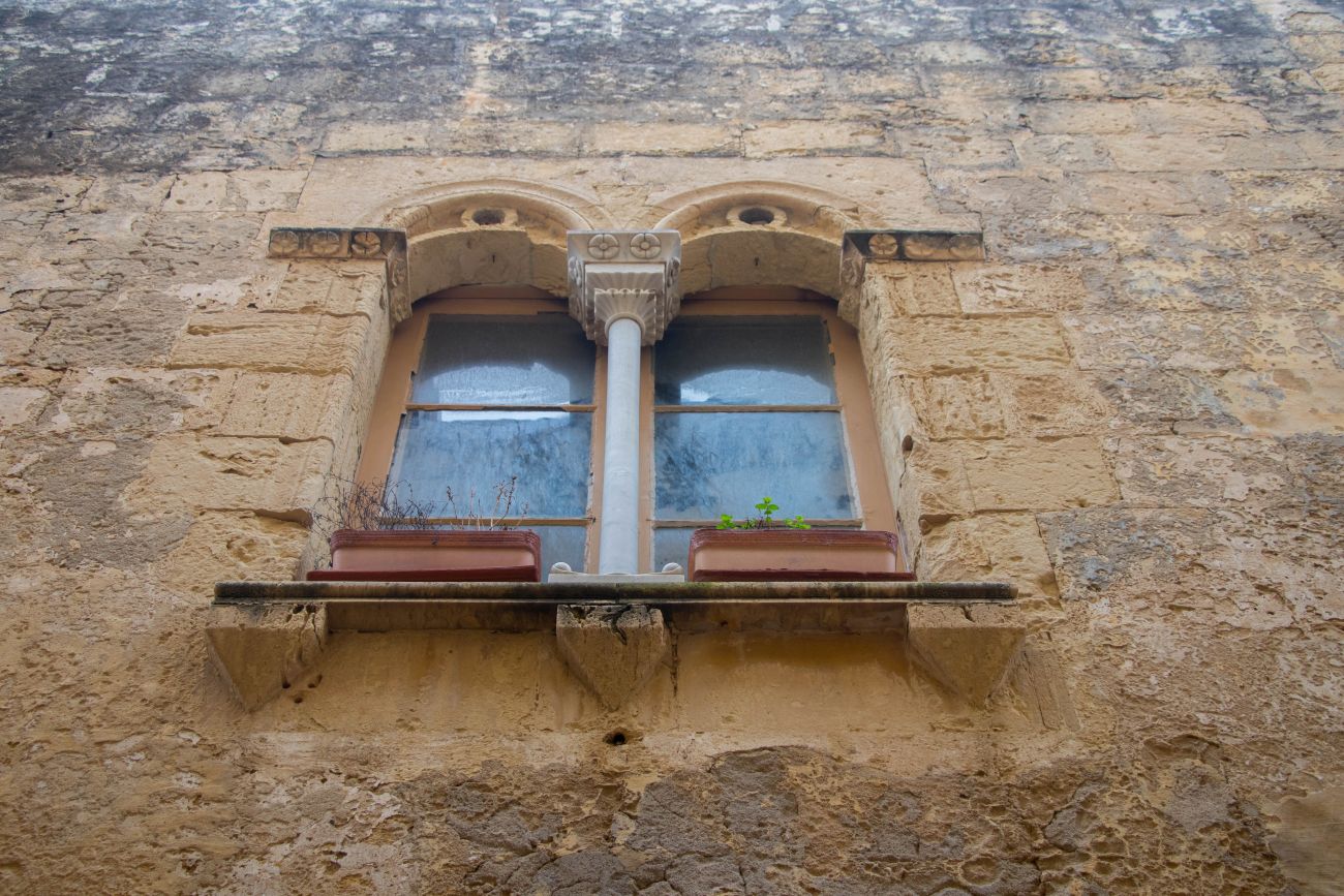 Die Fenster könnten auch mal wieder geputzt werden ;-)