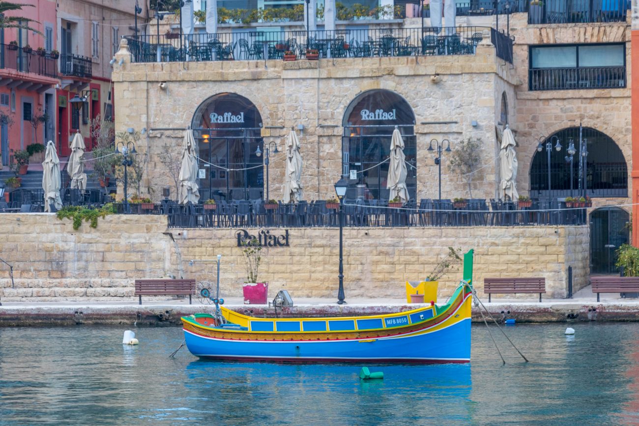 Die bunten Boote werden Luzzus genannt 