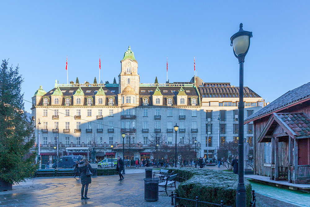 Vor dem Grand Hotel trafen wir zufällig ...