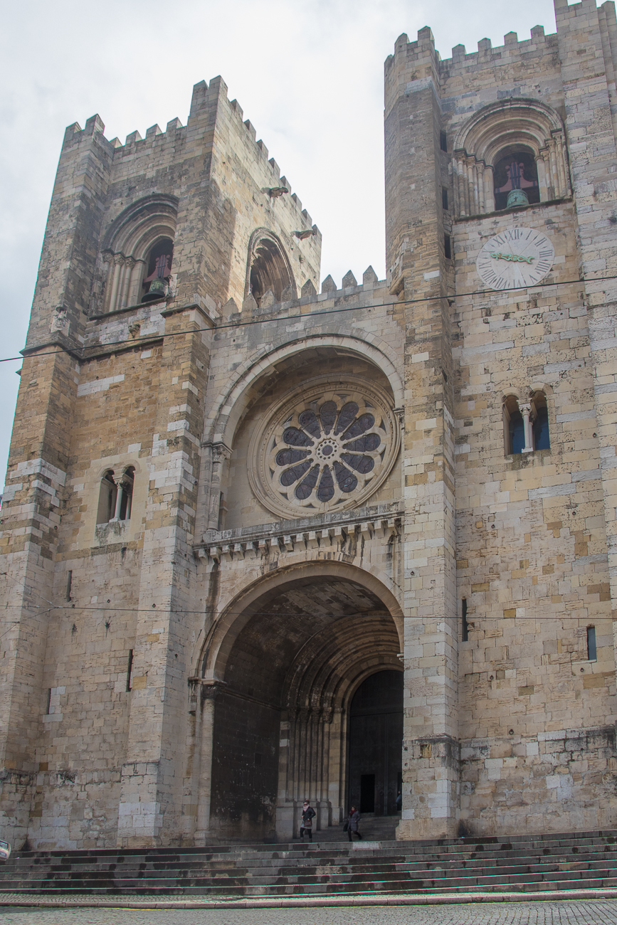 Die Catedral Sé Patriarcal, auch Igreja de Santa Maria Maior benannt, ist die Hauptkirche der Stadt Lissabon und die Kathedrale des Patriarchats von Lissabon