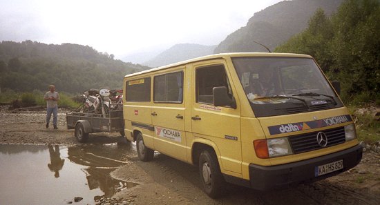 Durch eine längere Trockenperiode ist kaum Wasser im Fluss