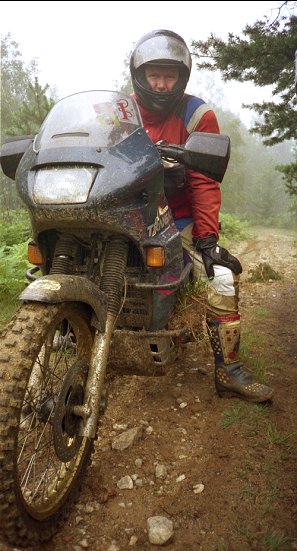 Lars zeigte uns, was ein guter Fahrer auf einer serienmäßigen Transalp alles kann!