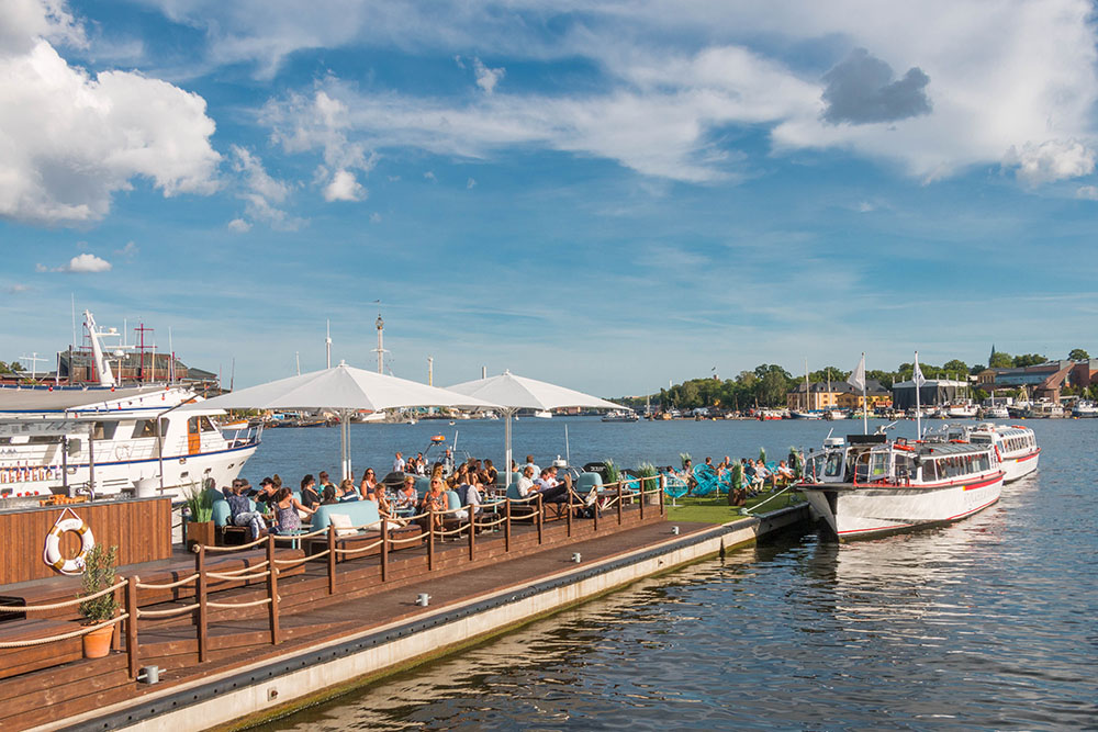 Die "Strandcafés" sind voll besetzt