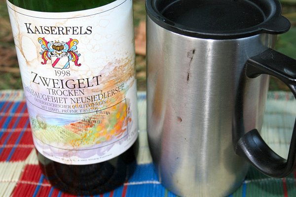 Wenn mein österreichisches Mopped schon zuhause bleiben musste, dann ist wenigstens der Wein Made in Austria