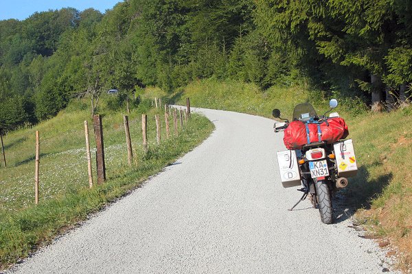Tiefer Split täuscht Schotter vor