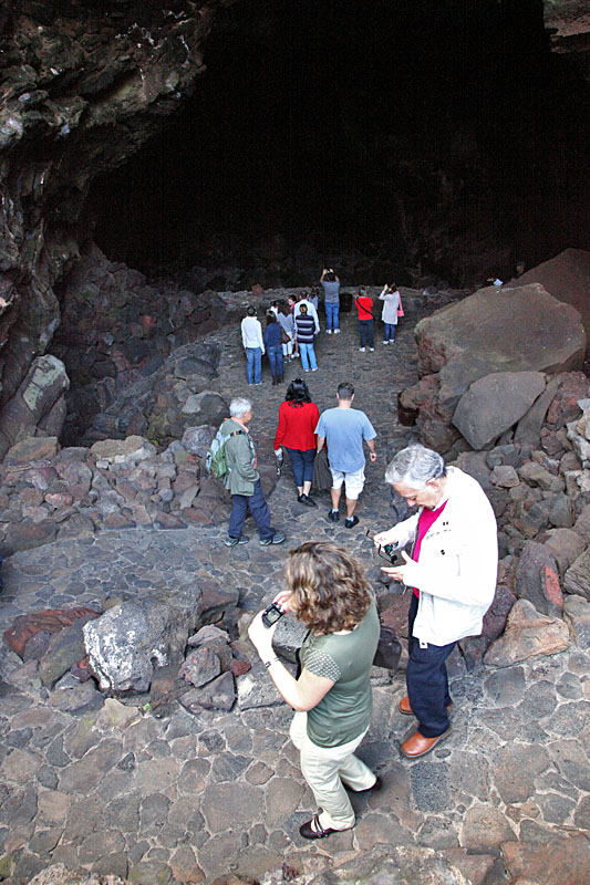 Eingang zur Cueva de los Verdes, eine vulkanische Höhle