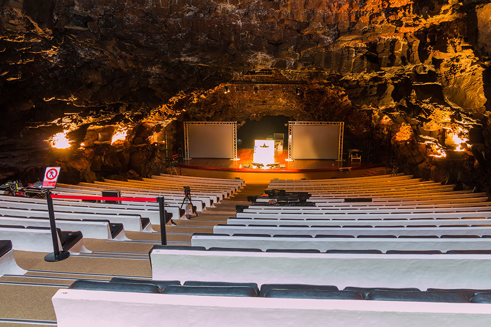 Konzerthalle in der Höhle