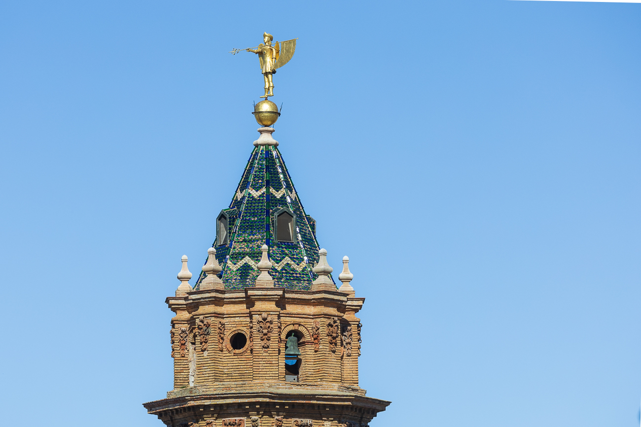 Spitze des Kirchturms von San Sebastián
