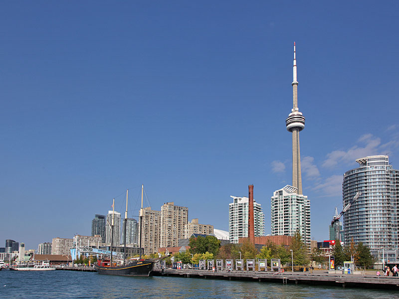 Hafen mit Tower