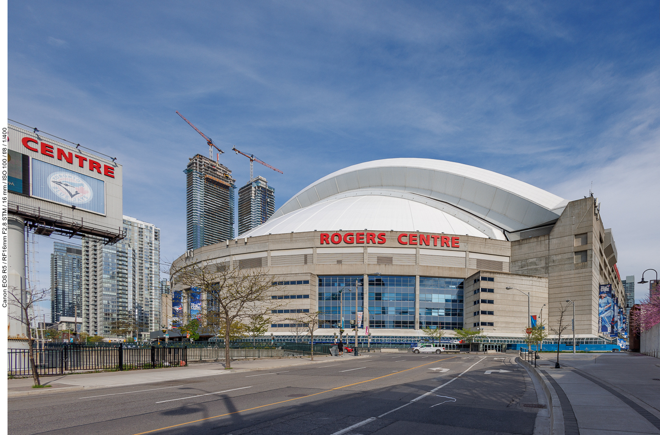 Das Rogers Center von unten