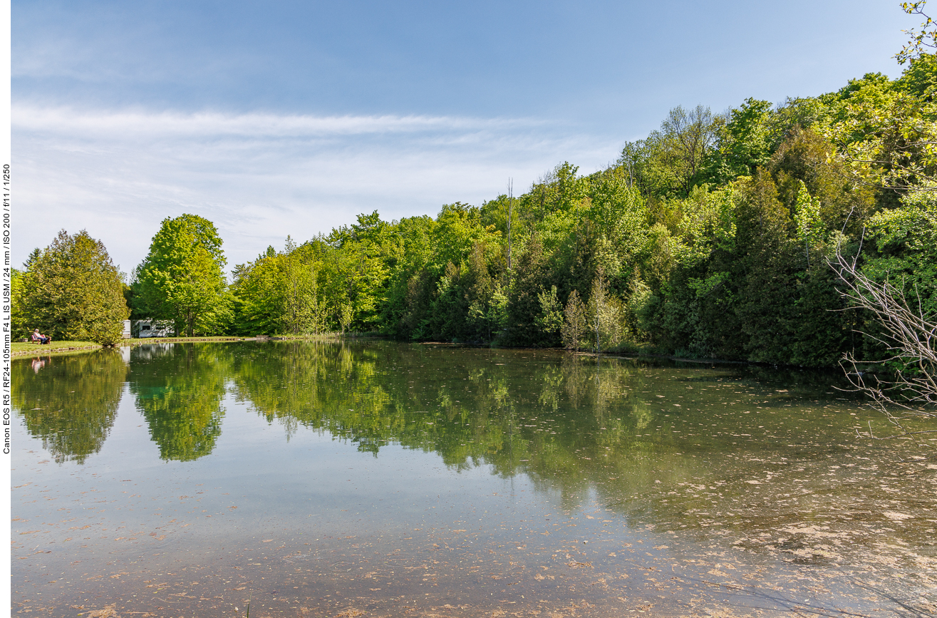 Kleiner See am Campground, voll mit ...