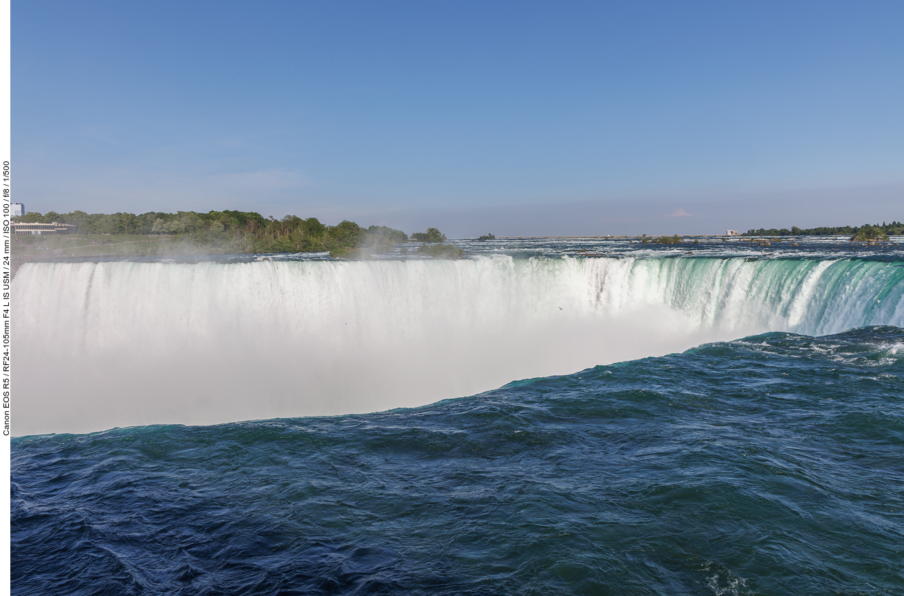 Nachmittags fahren wir mit dem Bus zu den Niagara Fällen