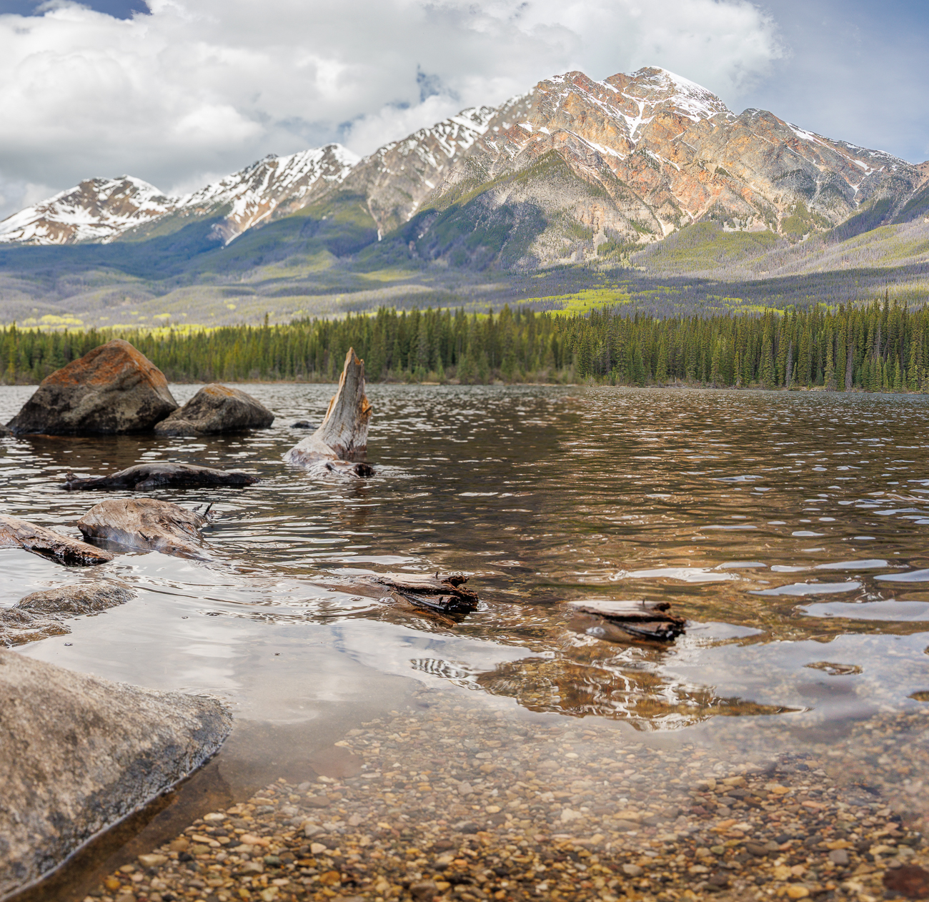 ... der Mount Robson ist leider hinter Wolken verborgen