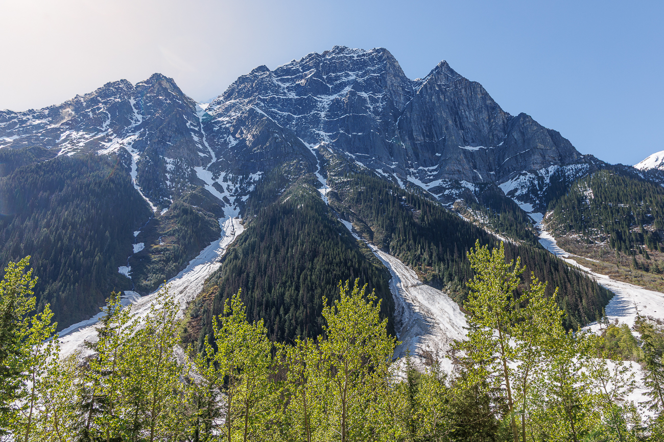 Einige Zeit später haben wir einen schönen Platz zum Frühstücken am Beaver River gefunden