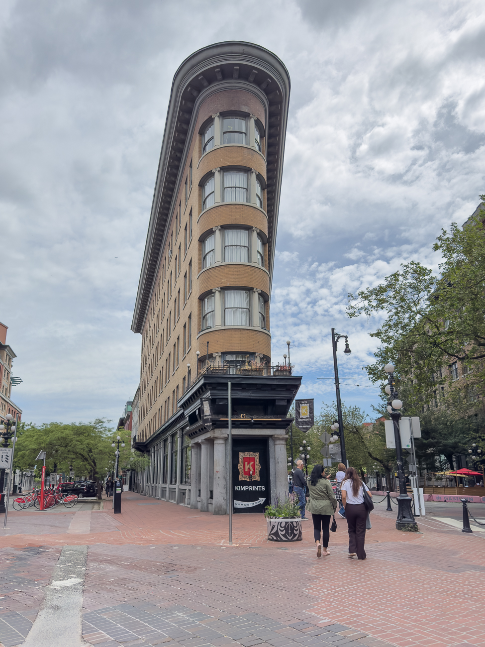 Das Hotel Europe in Gastown ...