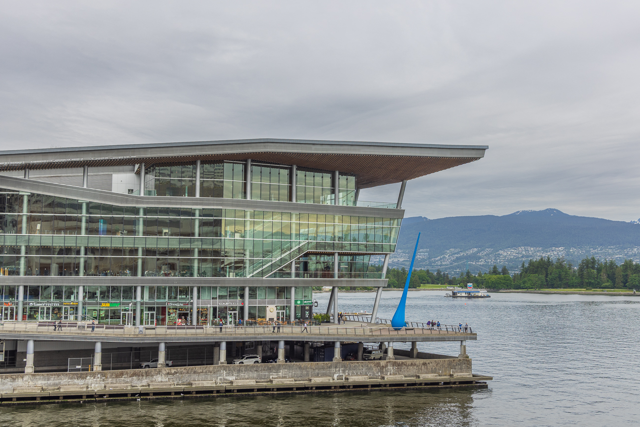 The Drop ist eine Stahlskulptur, die einem Regentropfen &auml;hnelt und von der deutschen K&uuml;nstlergruppe Inges Idee entworfen wurde. Sie steht auf dem Bon Voyage Plaza im Coal Harbour-Viertel in der Innenstadt von Vancouver.