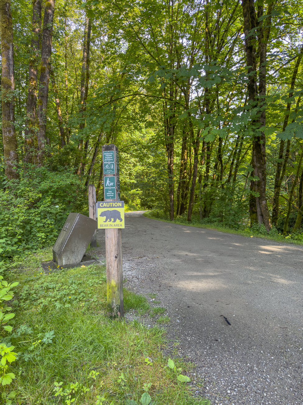 Bei dem Schild hei&szlig;t es wachsam sein ;-)