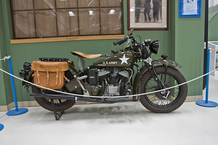 Neben Fliegern gibt es auch schöne alte Motorräder